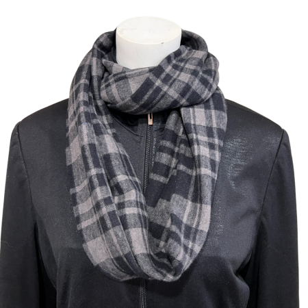 karierter Loopschal aus Jacquard Jersey in grau