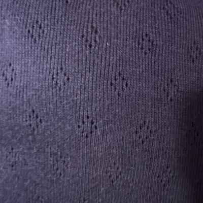 Feinstrickjersey mit Lochmuster in marine