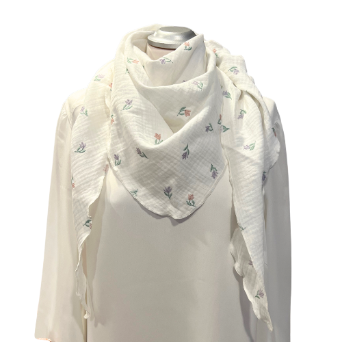 Musselintuch in weiß mit Blumenstickerei