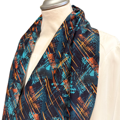 Loopschal mit abstrakten Design auf dunkelblau Sommersweat -  Loop für Damen