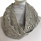 abstrakt gestreifter Loopschal abstrakt gestreifter Loopschal