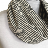 abstrakt gestreifter Loopschal abstrakt gestreifter Loopschal