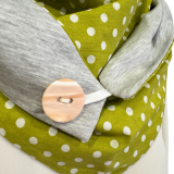 Wickelschal mit Punkten in grün mit Punkten