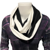 Loopschal in black and white Loopschal in black and white