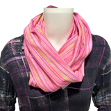 Loopschal mit bunten Streifen Loopschal mit bunten Streifen