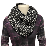 Loopschal aus Musselin mit Tupfen