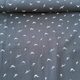 1m Reststück - Glünz - Musselin Inga -  dunkelblau mit Schwalben