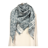 Jacquard-Dreieckstuch mit Blüten Jacquard-Dreieckstuch mit Blüten