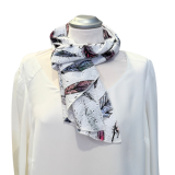 Schaltuch mit Lochstickerei und bunten Federn