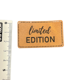 Etikett / Label limited EDITION braun aus veganen Leder
