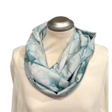 Viskose Loopschal grün mit Aquarellblumen – leichter Sommerschal für Damen Viskose Loopschal grün mit Aquarellblumen – leichter Sommerschal für Damen