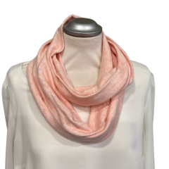 Loopschal aus Feinstrick mit Lochmuster in rosa